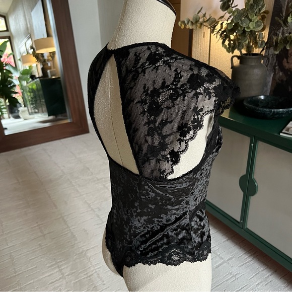 Victoria Secret black crushed velvet lace Trim bodysuit - Picture 10 of 13